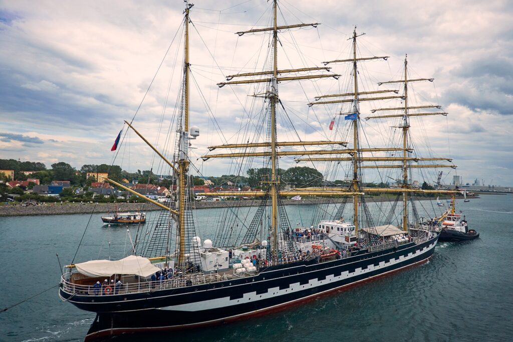 Die Hanse Sail findet in der Hansestadt Rostock jedes Jahr im August statt.