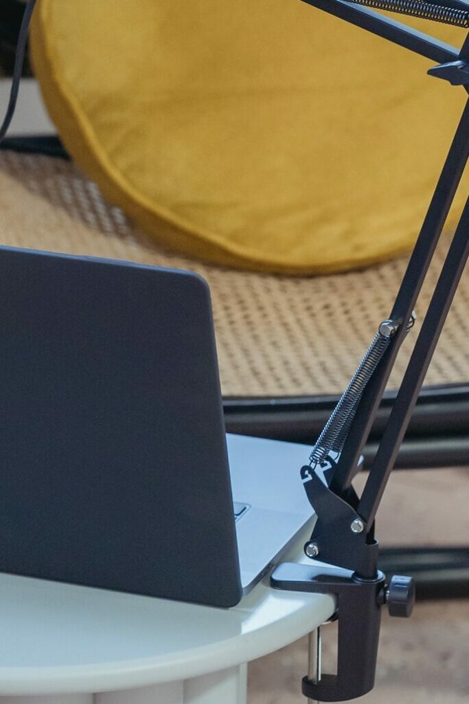 Der Projektmanagement Podcast macht Spaß und gute Laune und bietet noch dazu eine Menge Wissen. Die Aufnahme kann bequem per Online Meeting stattfinden.